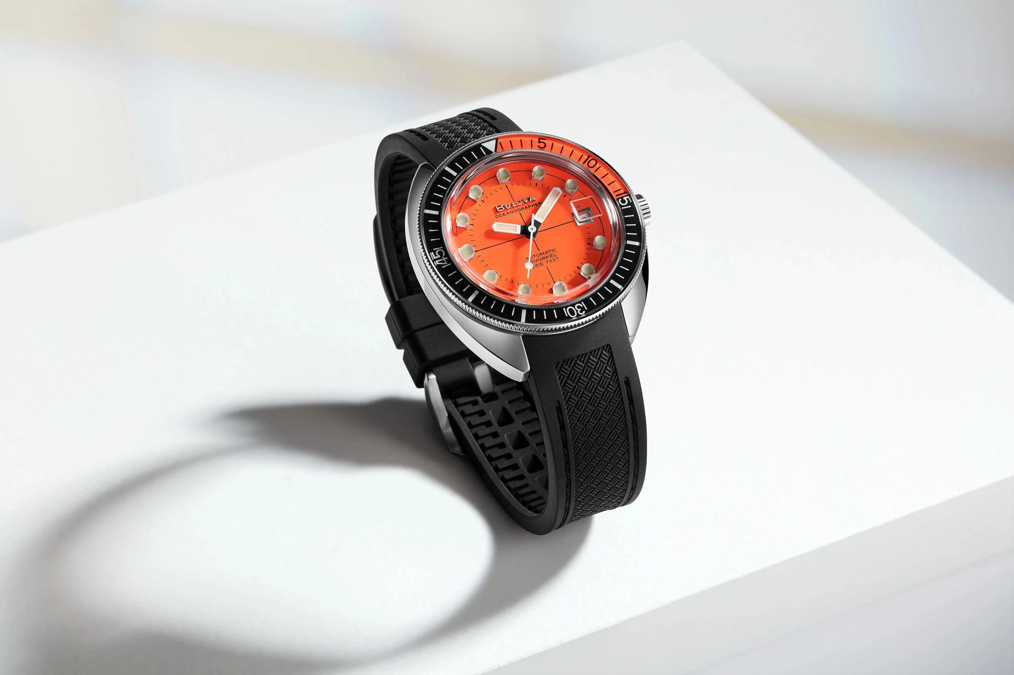 96B350 Reloj Devil Diver de hombre pulsera de caucho 41 mm - Image 5
