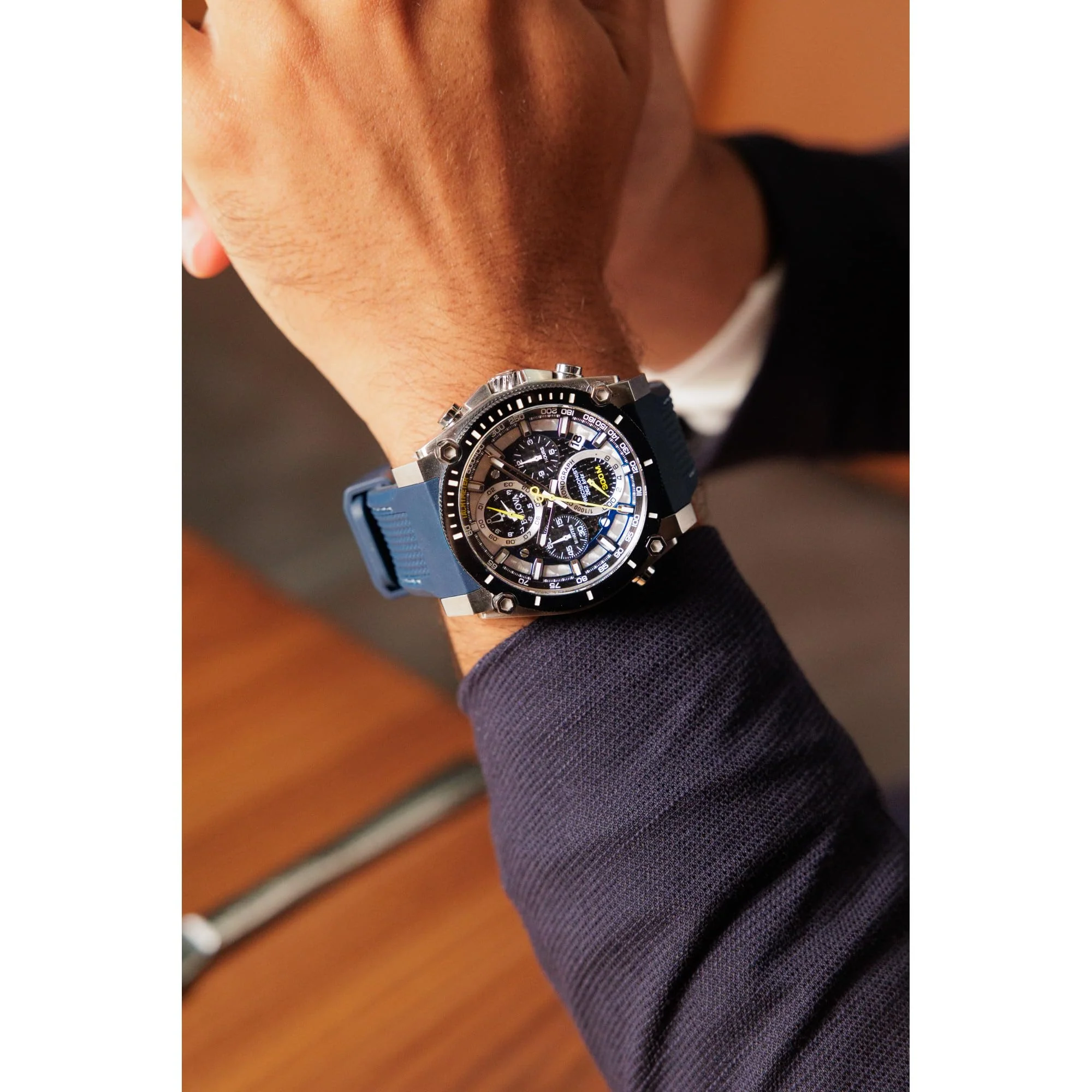 98B413 Reloj Bulova Icon de hombre correa de caucho - Image 3