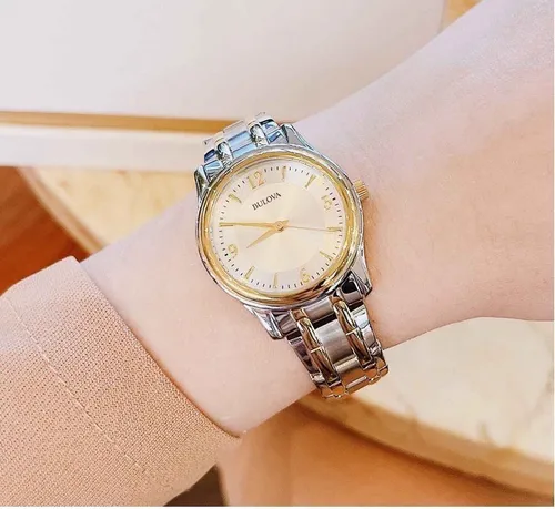 98L218 Reloj Bulova de dama pulsera de metal - Image 2