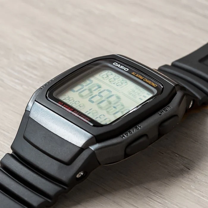W-96H-1BV Reloj Casio para Hombre, Illuminator 10 Años de Batería - Image 2