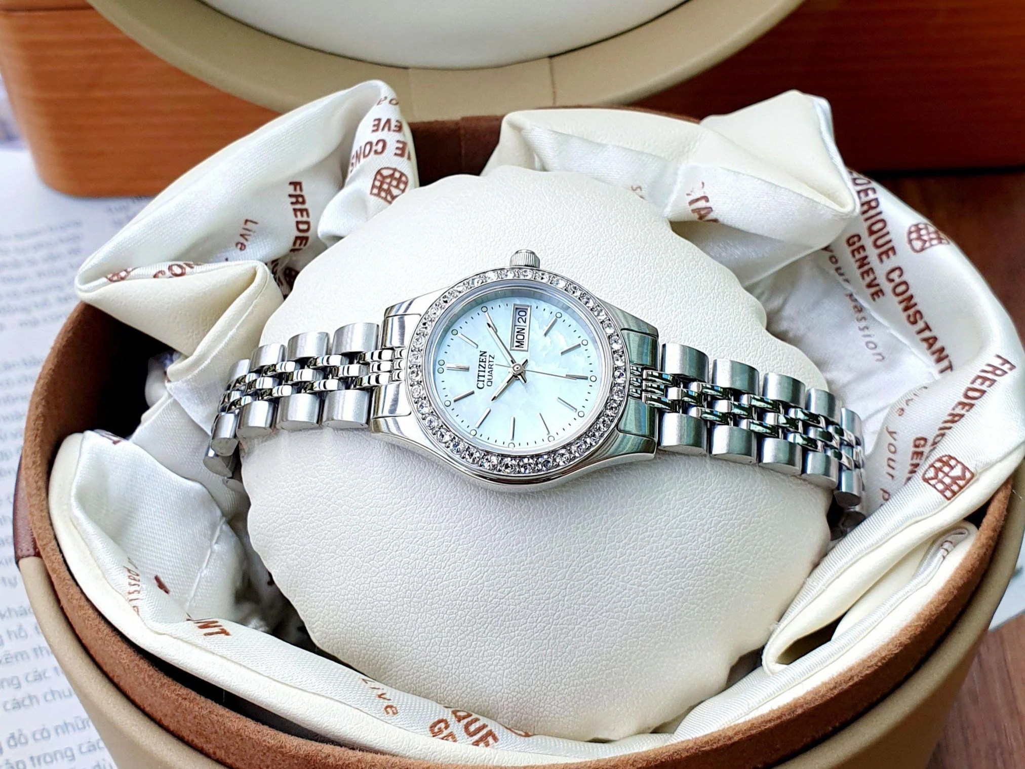 EQ0530-51N Citizen Reloj para Mujer - Image 4