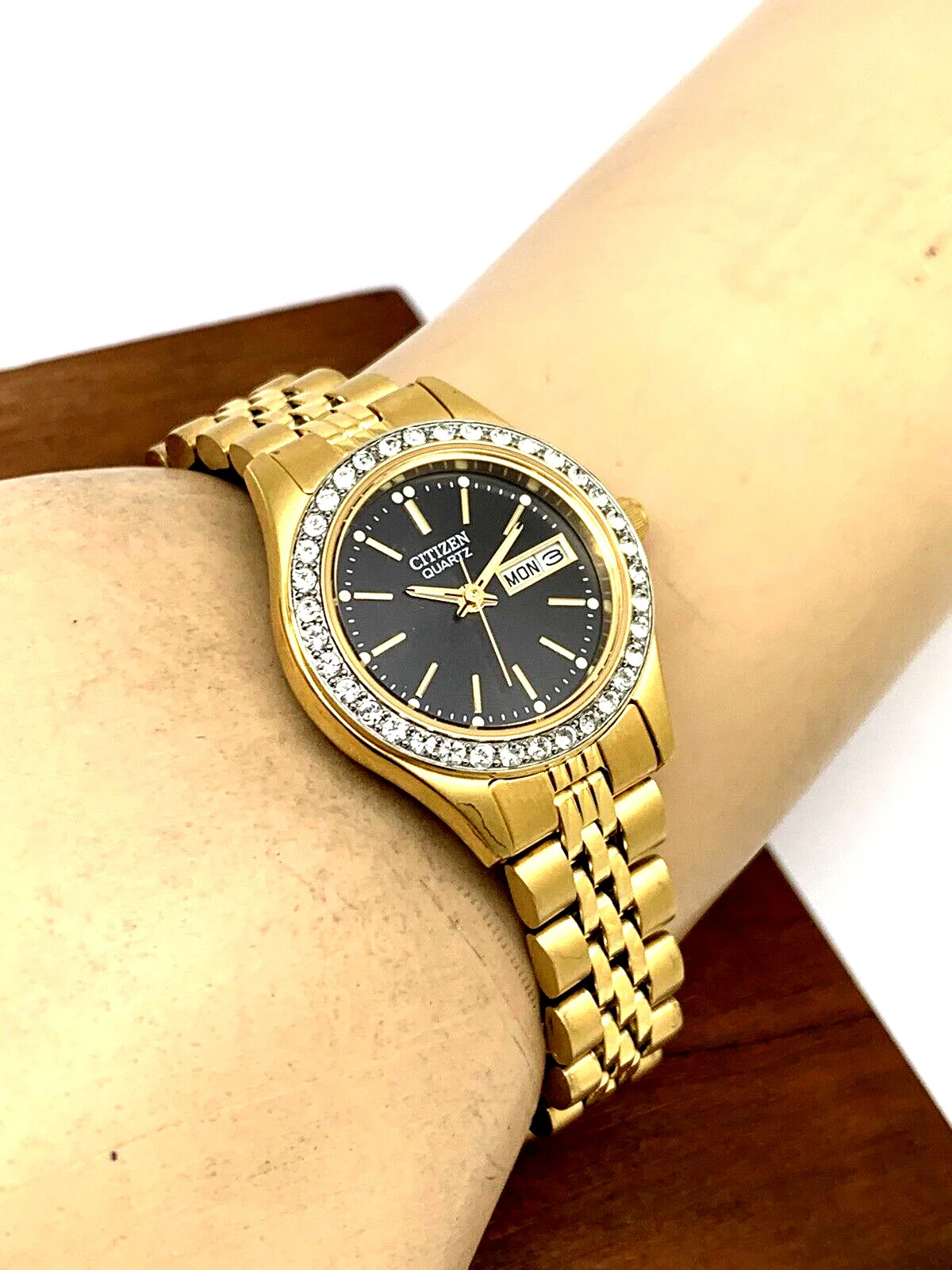 EQ0532-55E Citizen Reloj para Mujer - Image 2