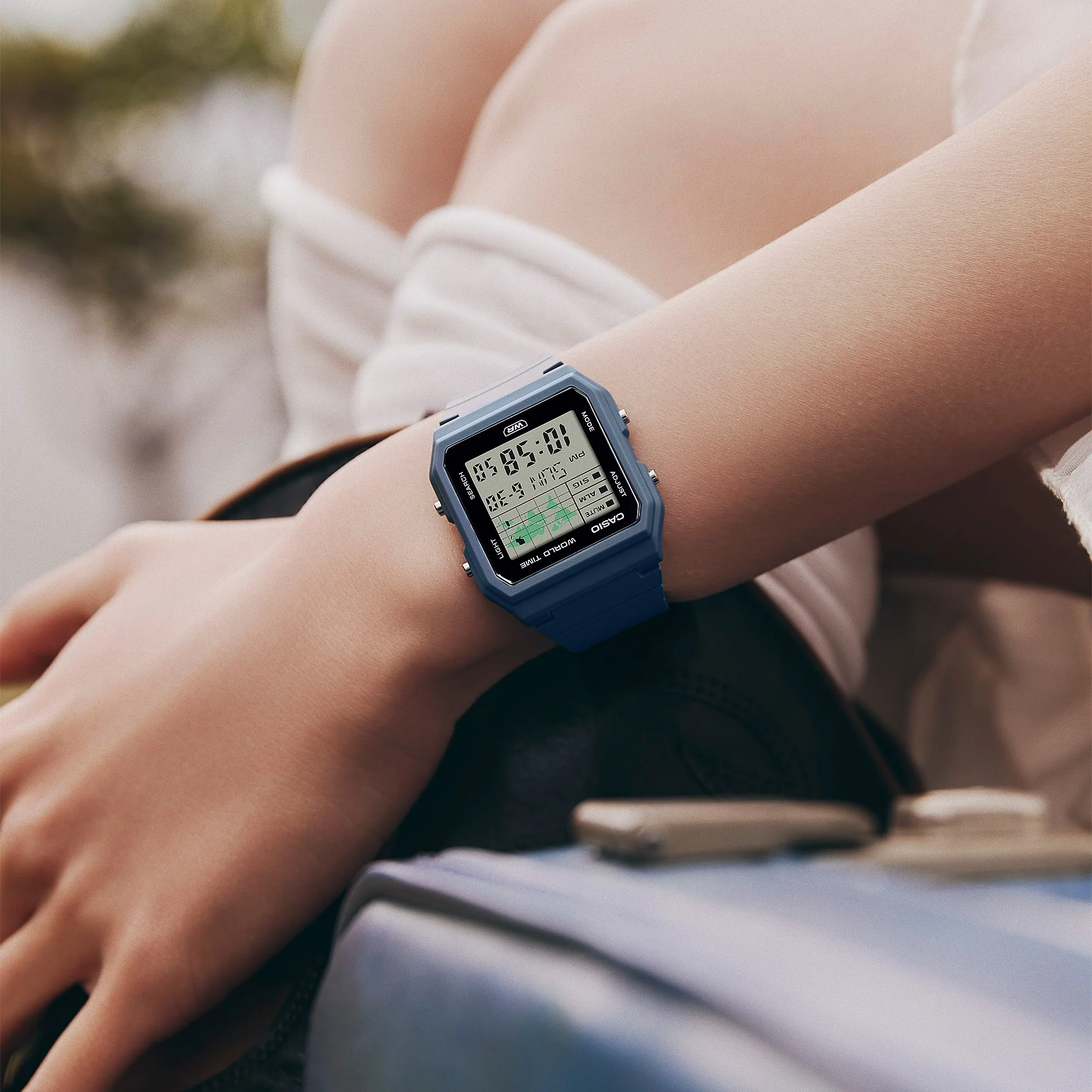 LF-30W-2A Reloj Casio Pop unisex correa de caucho - Image 3