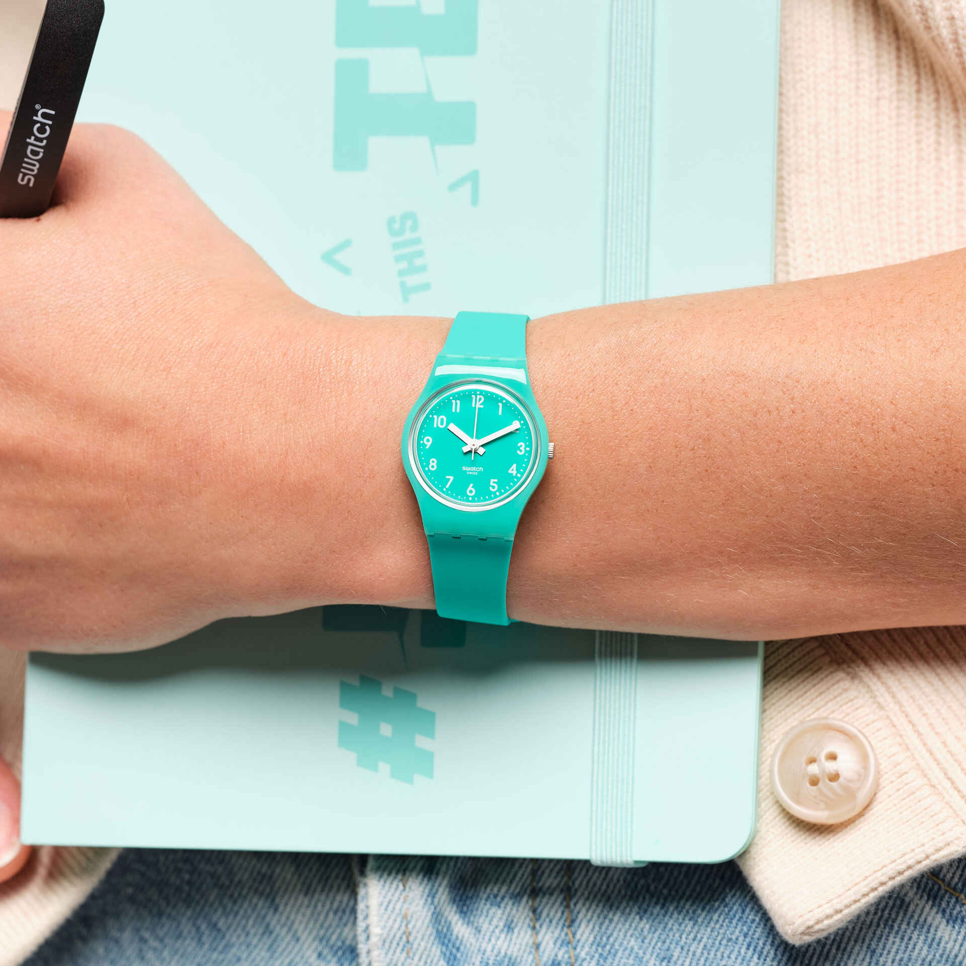 LL115C Reloj Swatch Back To Mint Leave de mujer correa de silicona - Image 4