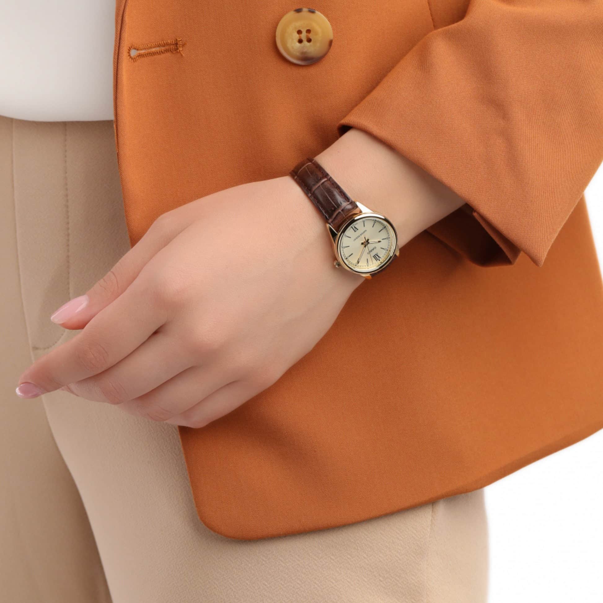LTP-V005GL-9B Reloj Casio para Mujer - Image 4