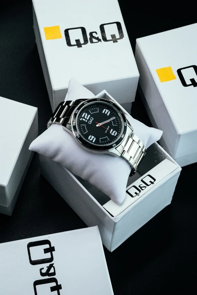Q09A-006PY Reloj QQ para Hombre - Image 2