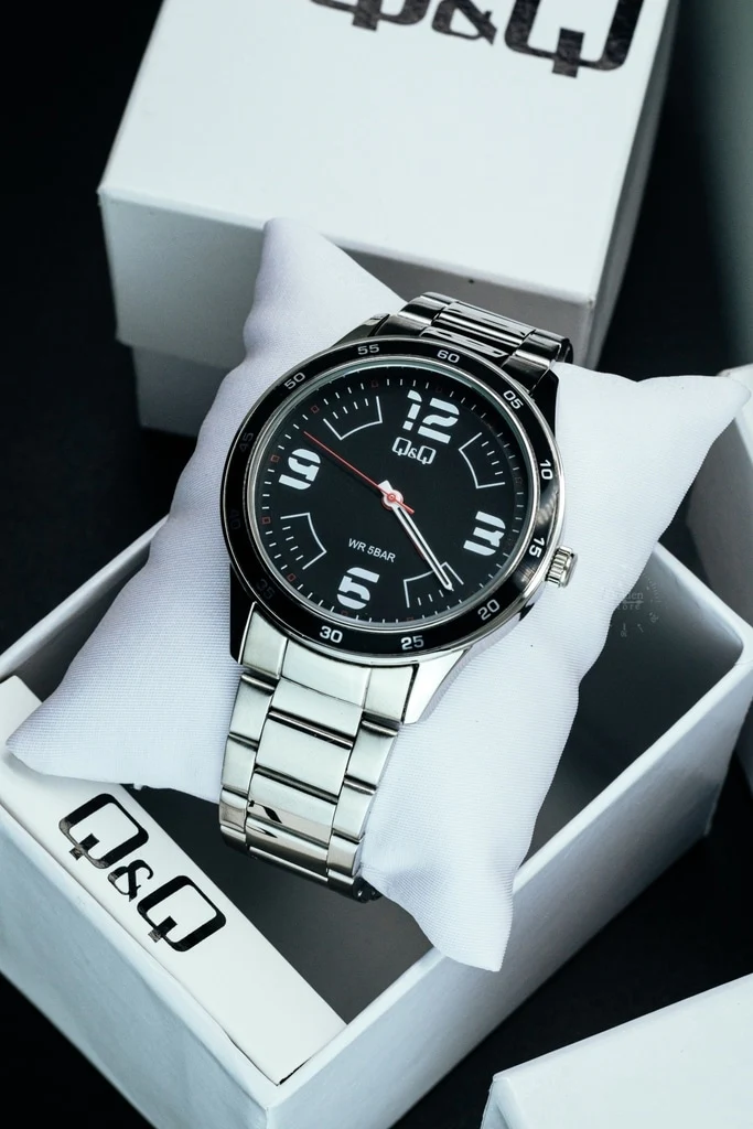 Q09A-006PY Reloj QQ para Hombre - Image 3