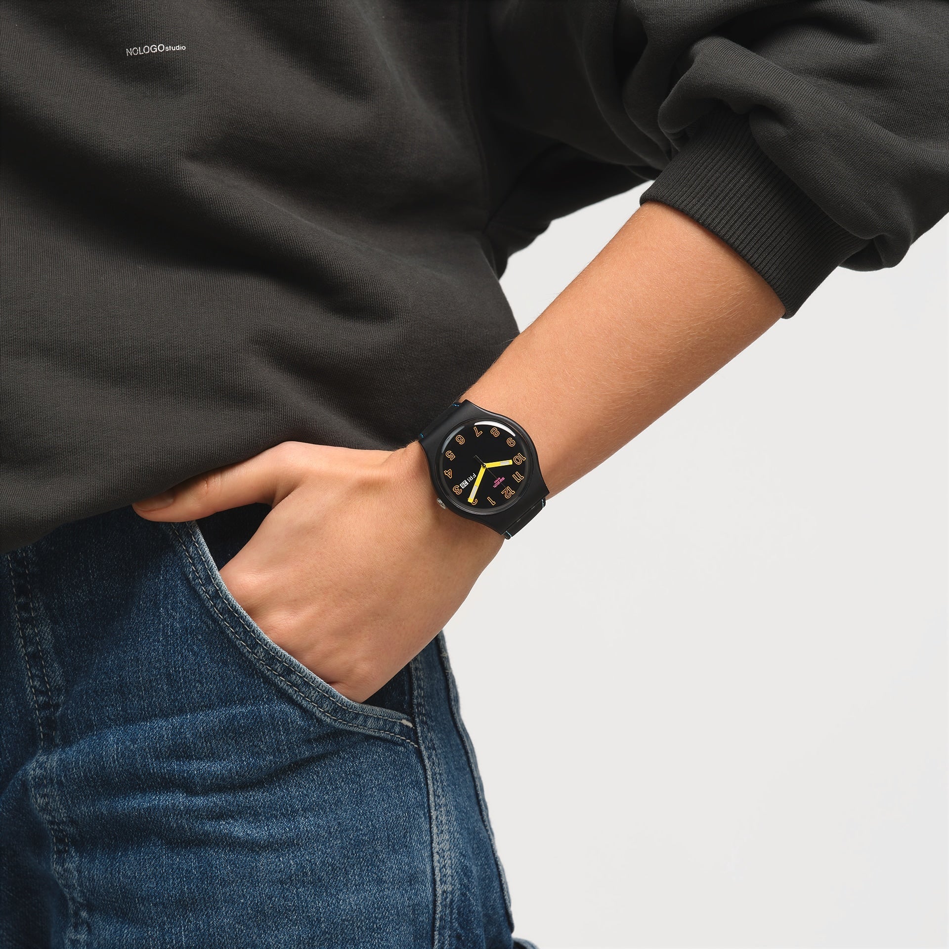 SO29B707 Reloj Swatch Dark Glow de hombre pulsera de silicona - Image 4