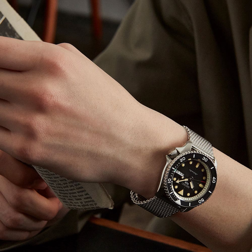 SRPD73K1 Reloj Seiko Serie 5 Análogo para Hombre con Brazalete de Metal Inoxidable - Image 3