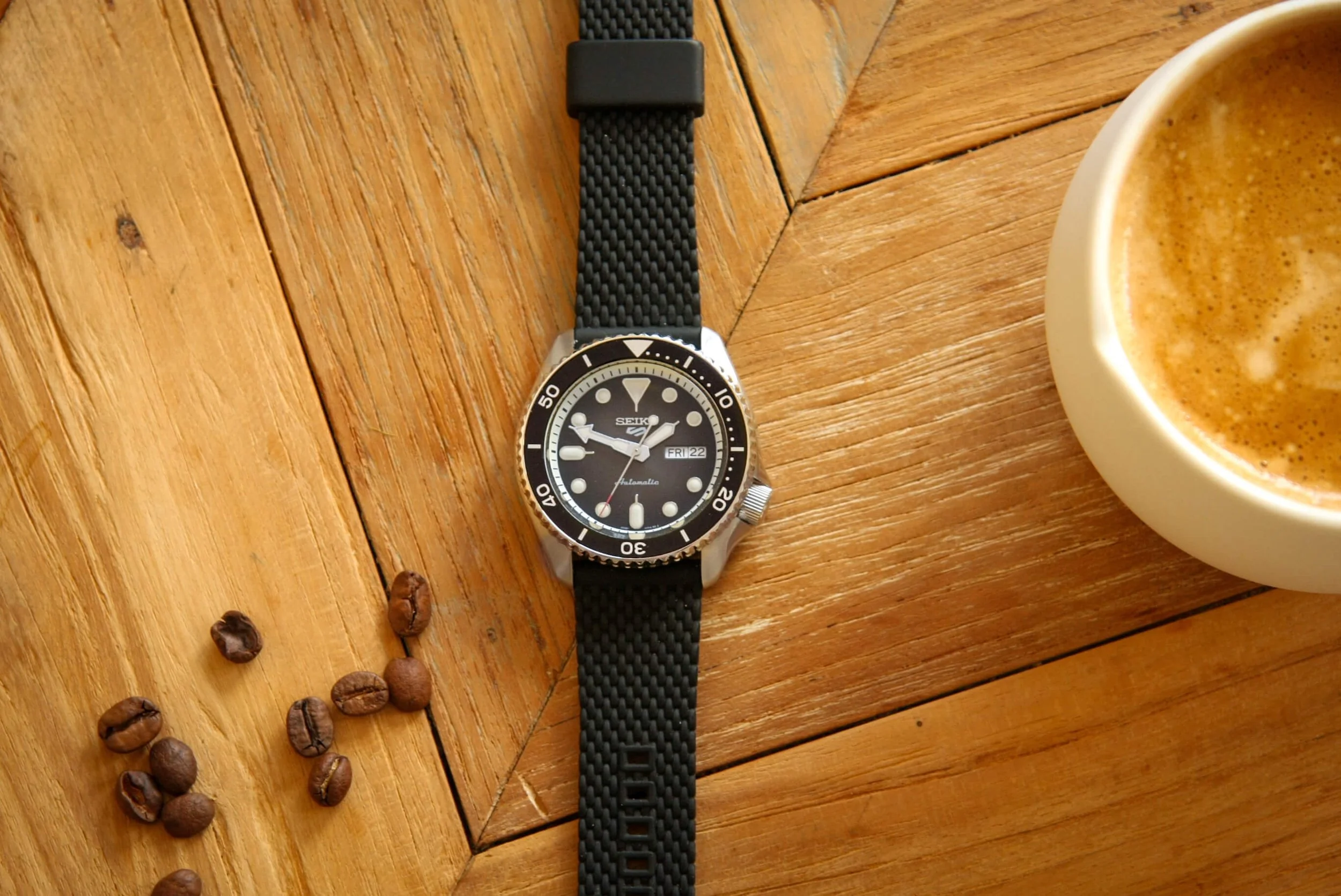 SRPD73K2 Seiko Serie 5 de caballero pulsera de caucho - Image 2