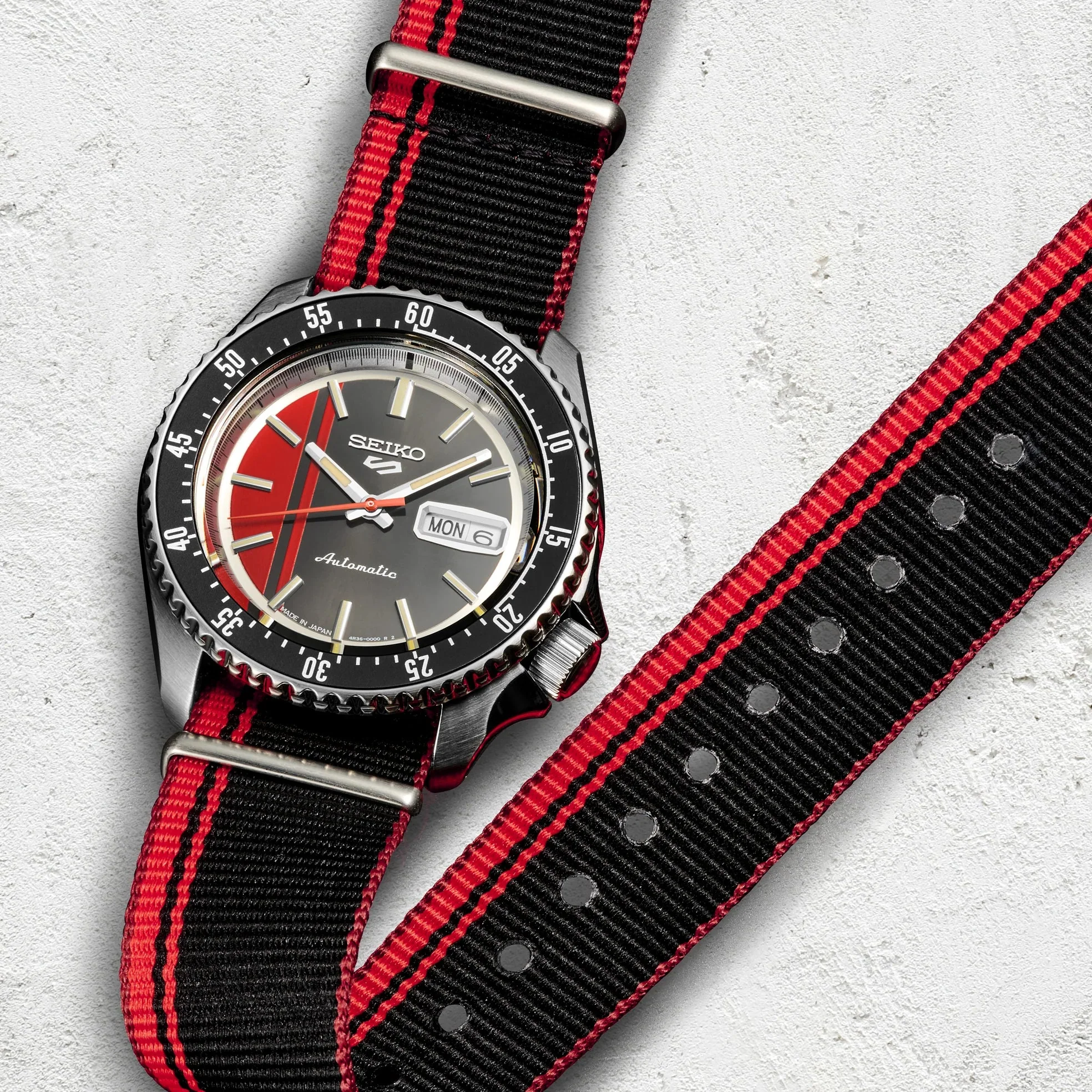 SRPK71 Reloj Seiko 5 Sports de hombre pulsera de tela - Image 2