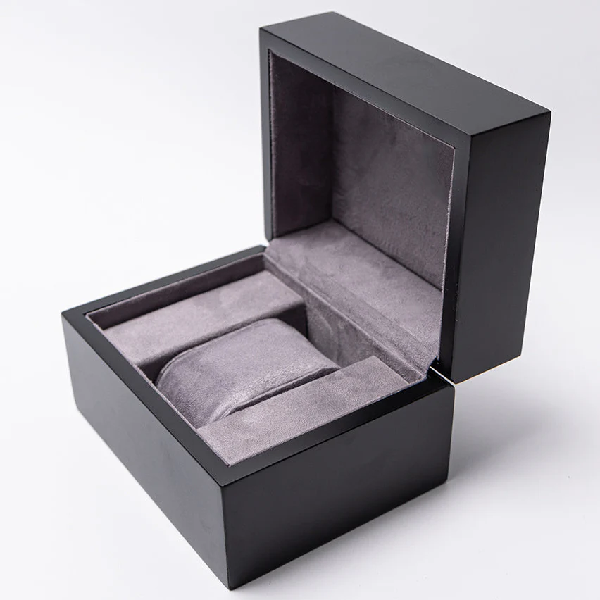 TC-001 Caja para un reloj acolchado de madera - Image 15
