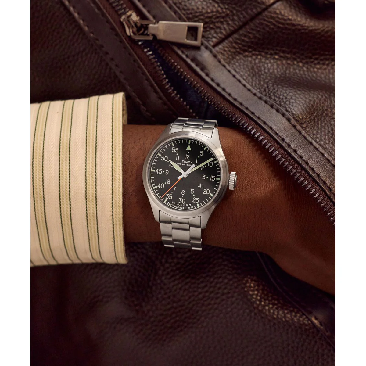 TW2Y70300 Reloj Timex Waterbury de hombre correa de metal - Image 9